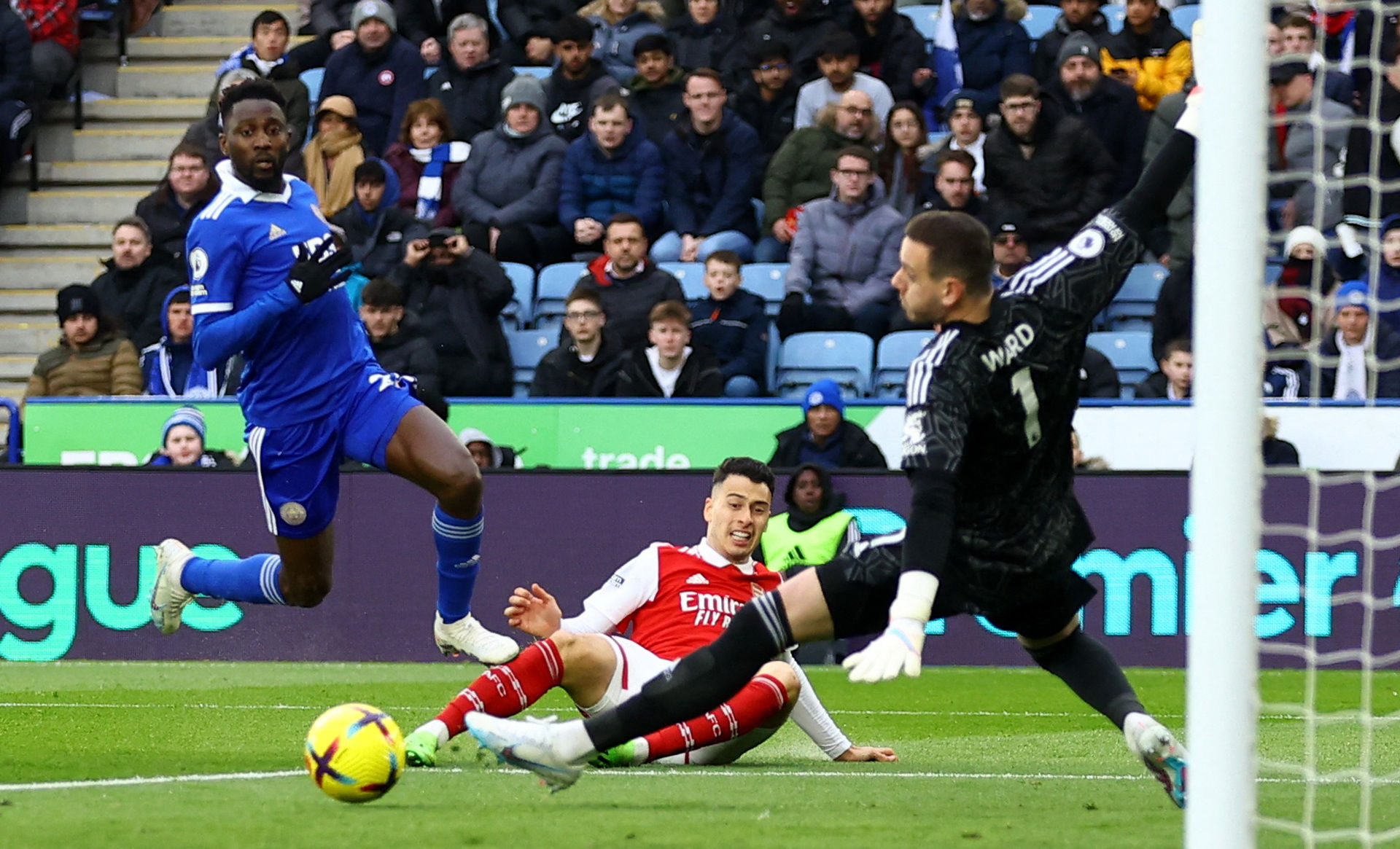 使得對手在 使得對手在