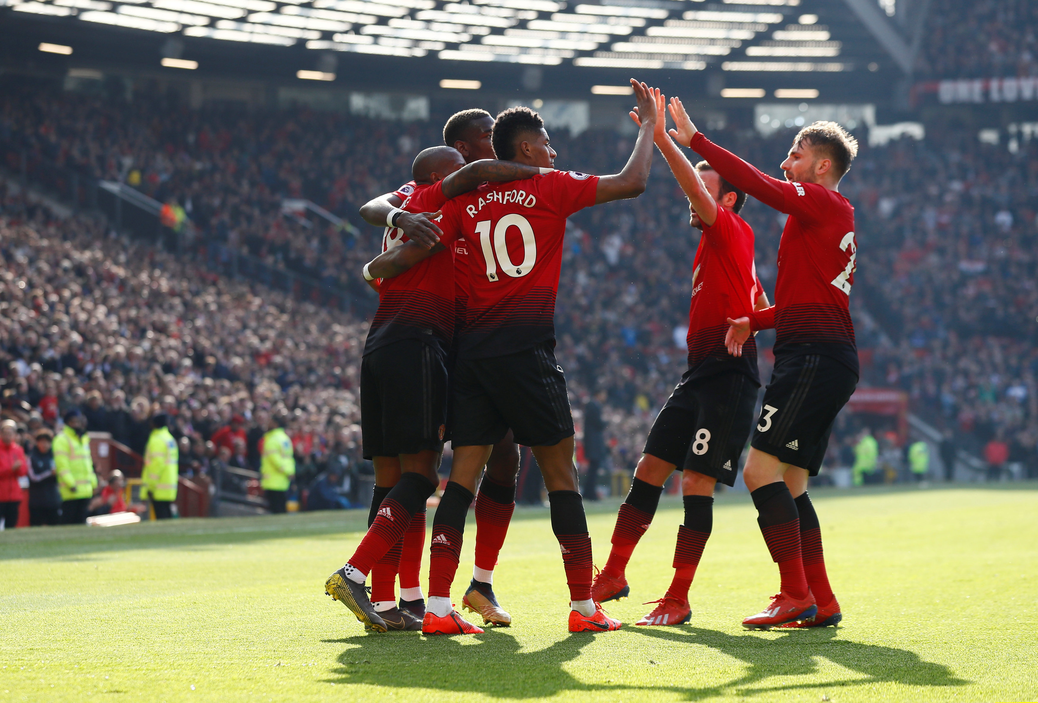 焦点中脱颖 焦点中脱颖