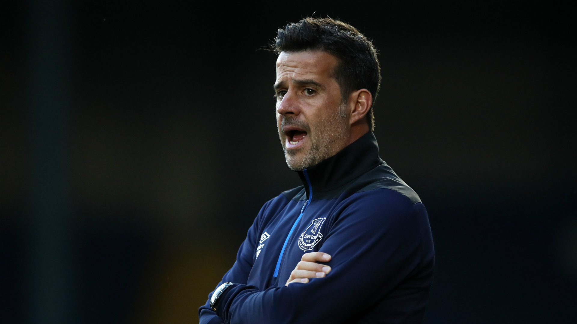 仅展示了她 仅展示了她